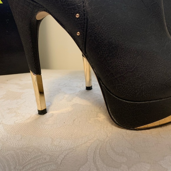 Paperfox by JustFab "Callen" Black Platform booties. 8.5. Worn twice. $28 - Picture 4 of 6
